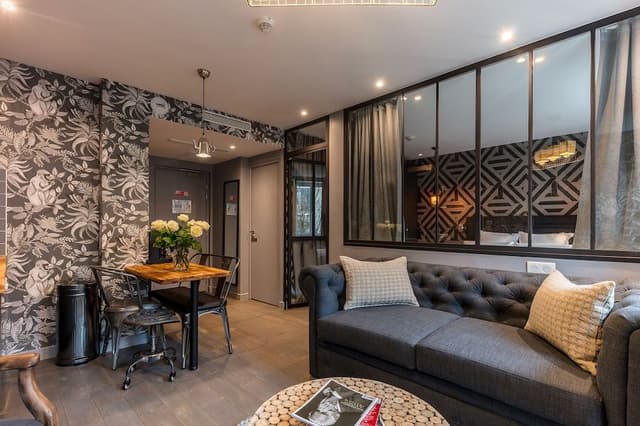 Premium Suite