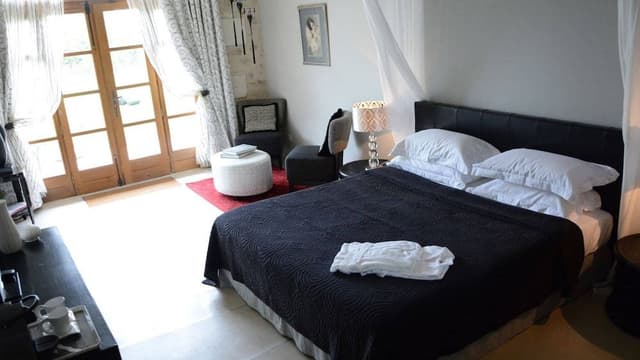 Luxury Suite, Terrace (Black White)