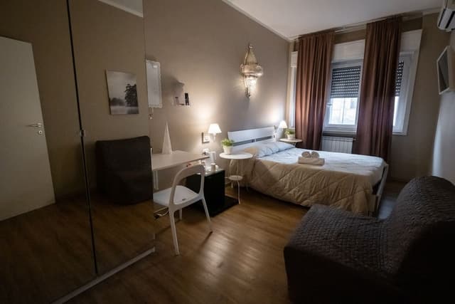 Classic Double Room, 1 Bedroom, Private Bathroom (1-2)