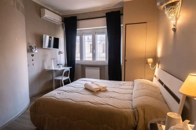 Classic Double Room, 1 Bedroom, Private Bathroom (1-2)