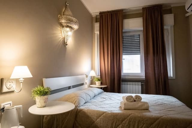 Classic Double Room, 1 Bedroom, Private Bathroom (1-2)