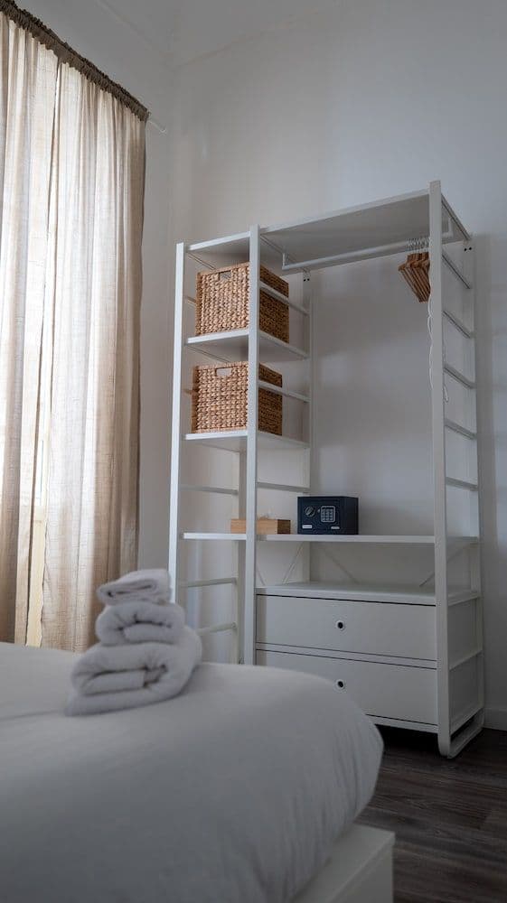 Deluxe Room, Balcony, City View
