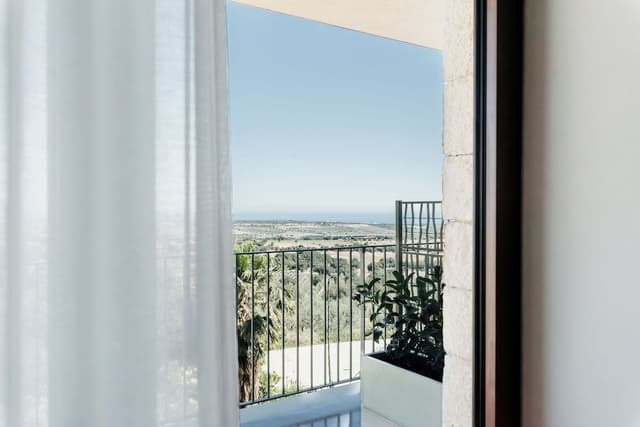 Deluxe Room, Balcony