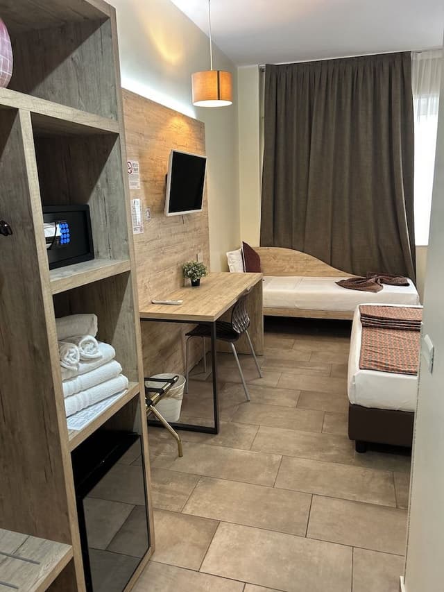 Standard Triple Room, Multiple Beds, Non Smoking