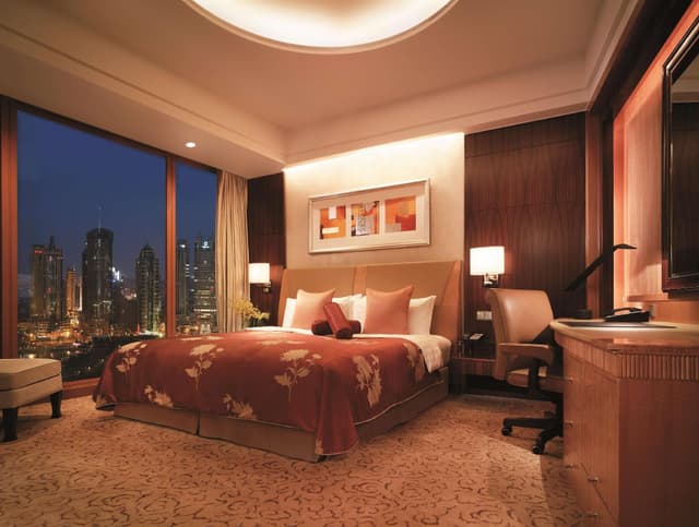 Grand Tower Horizon Executive 1 King