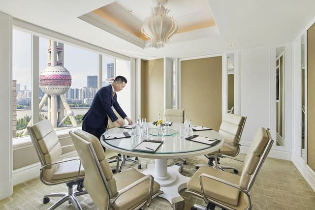 River Wing Horizon Bund Room 2 Twins