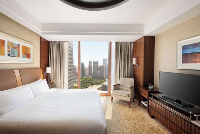 Grand Tower Horizon Executive 1 King