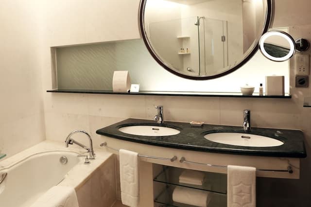 Grand Tower Horizon Executive 1 King