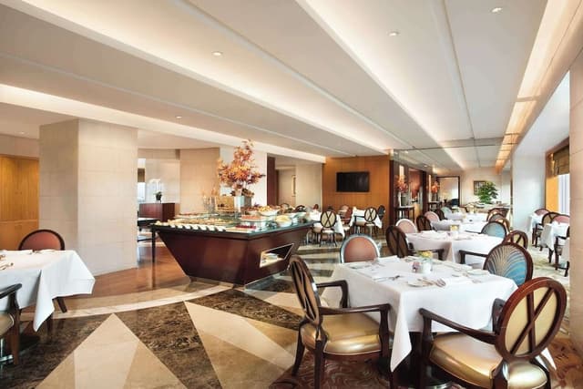 Grand Tower Horizon Executive 1 King