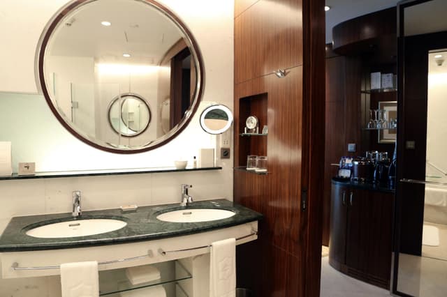 Grand Tower Horizon Executive 1 King