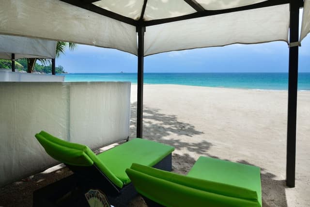 Beachfront Pool Villa