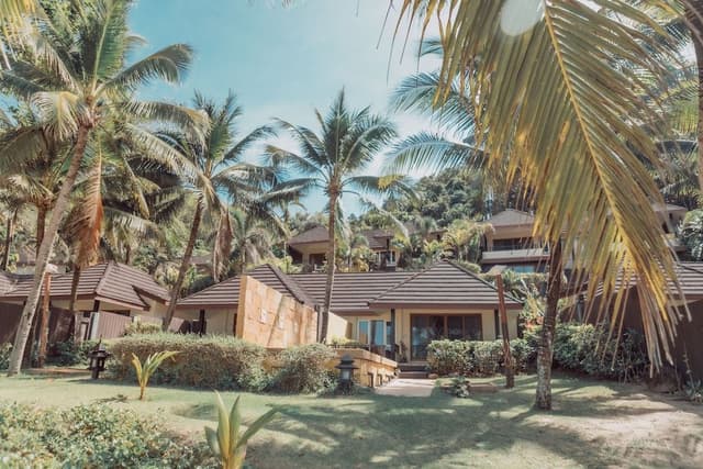 Beachfront Pool Villa