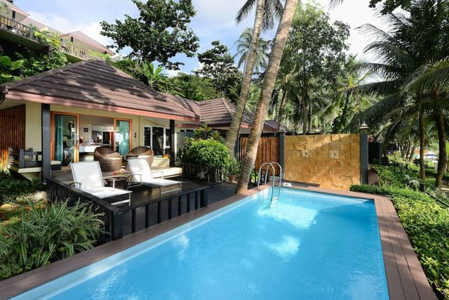 Beachfront Pool Villa