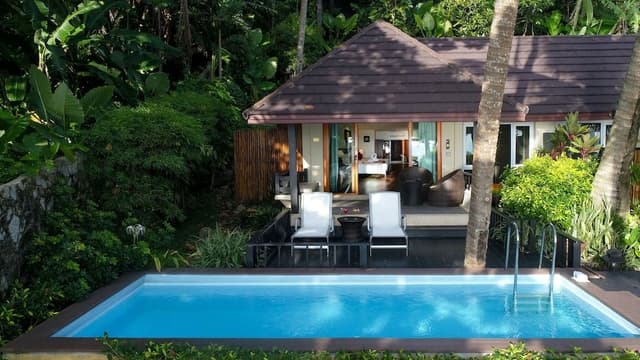 Beachfront Pool Villa