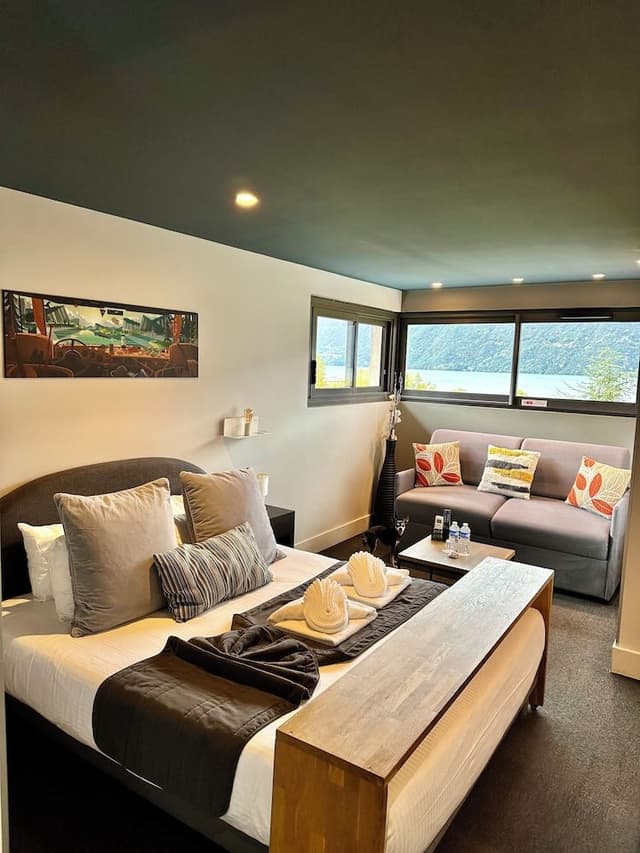 Standard Double Room, Lake View (Sans Balcon)