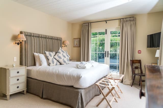 Luxury Cottage, Ensuite, Garden View (6 Bedroom House)