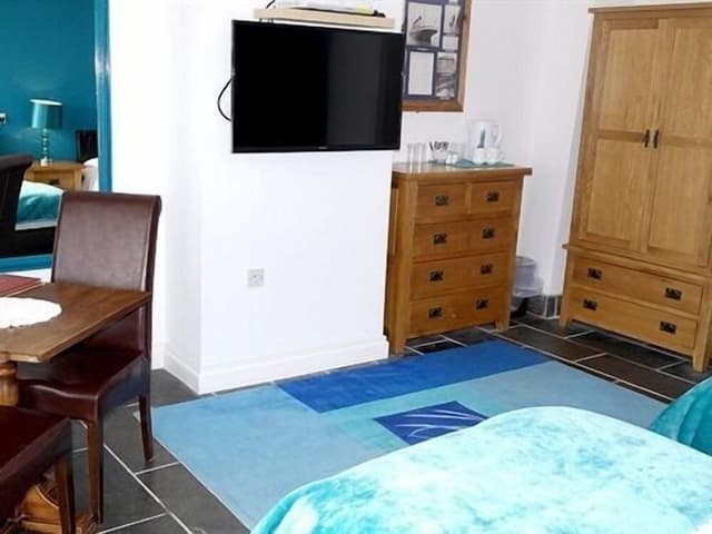 Superior Double Room, Ensuite (With Lounge)