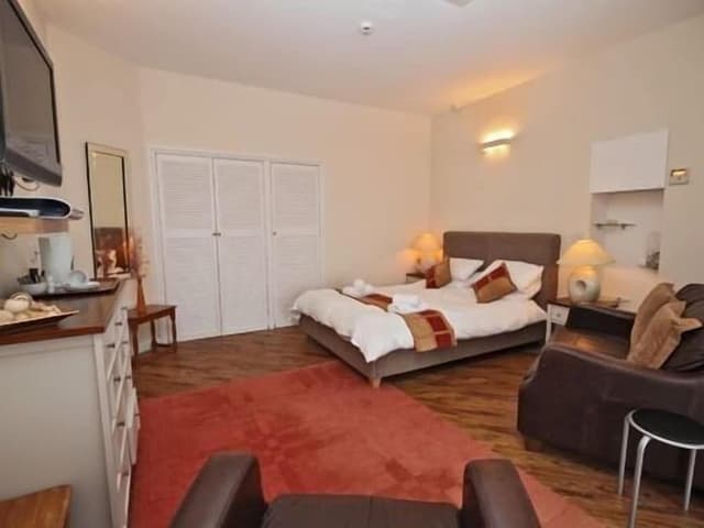 Superior Double Room, Ensuite (With Lounge)