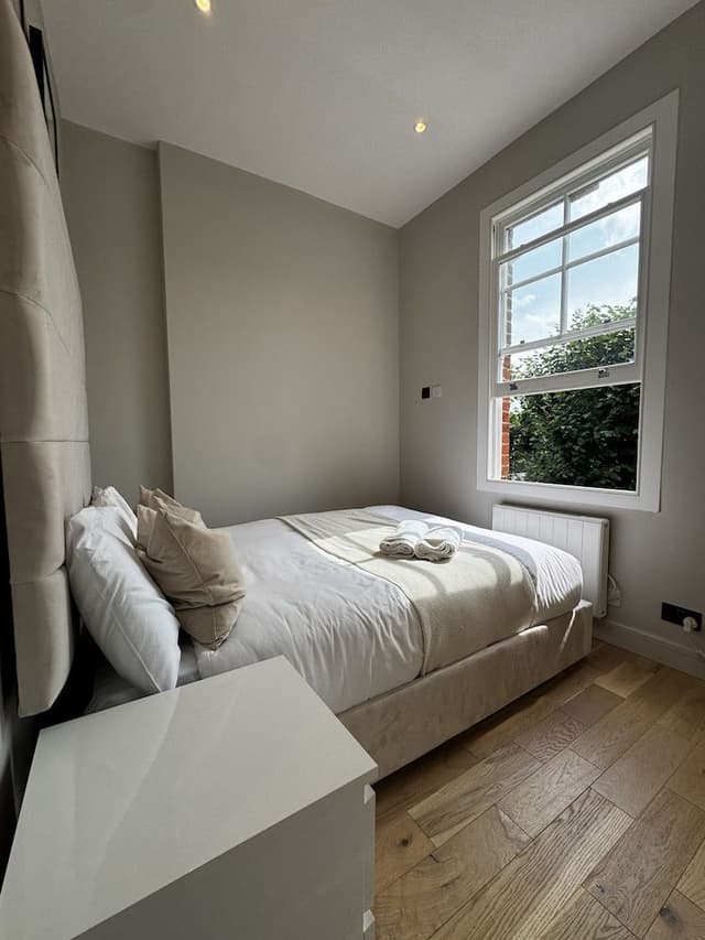 Classic Double Room, Ensuite, City View