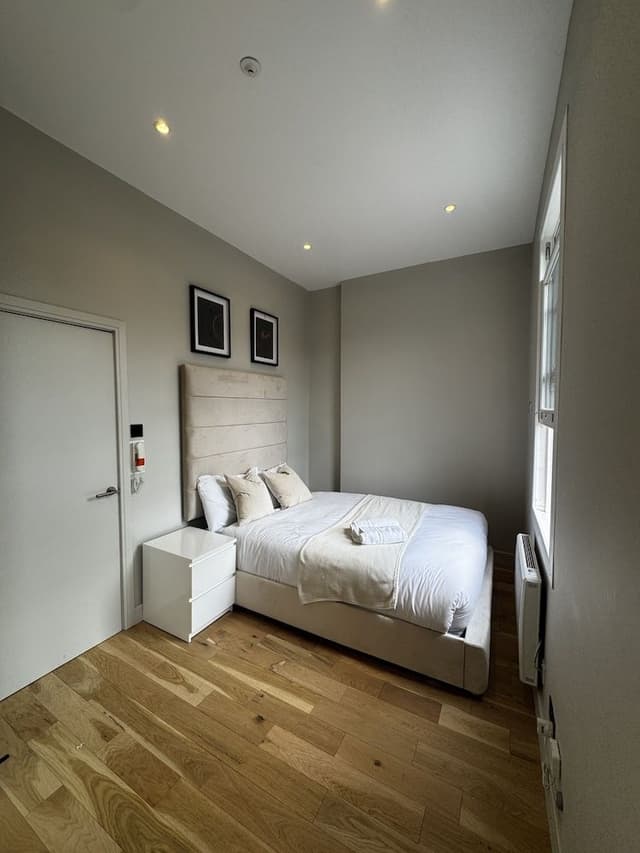 Classic Double Room, Ensuite, City View