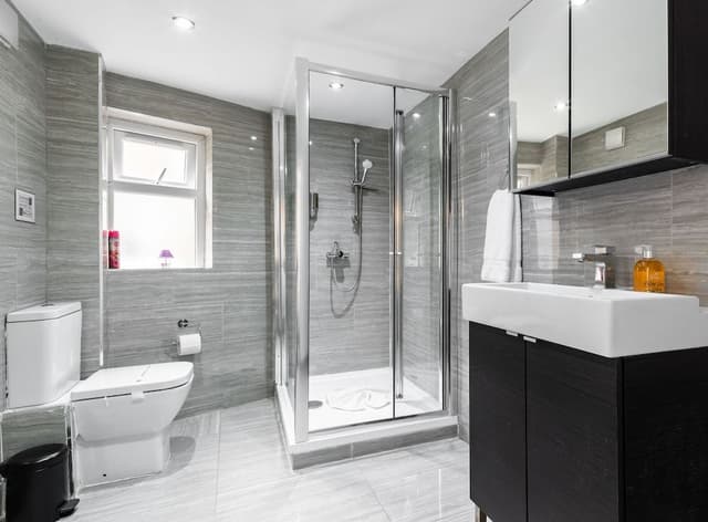 Comfort Quadruple Room, Private Bathroom