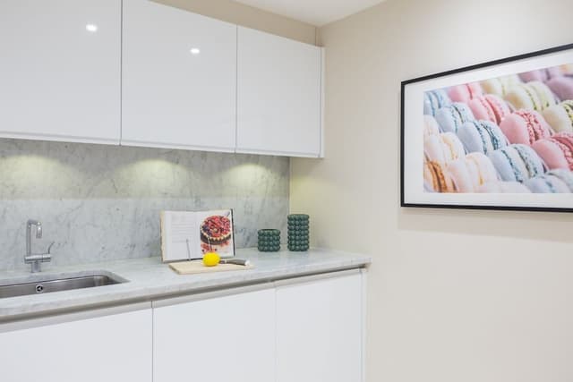 Deluxe Four Bedroom Apartment