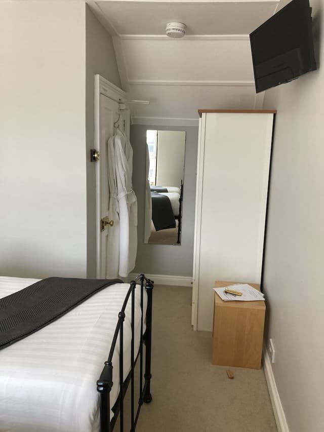 Classic Twin Room, Private Bathroom (across Hall, Cointreau)