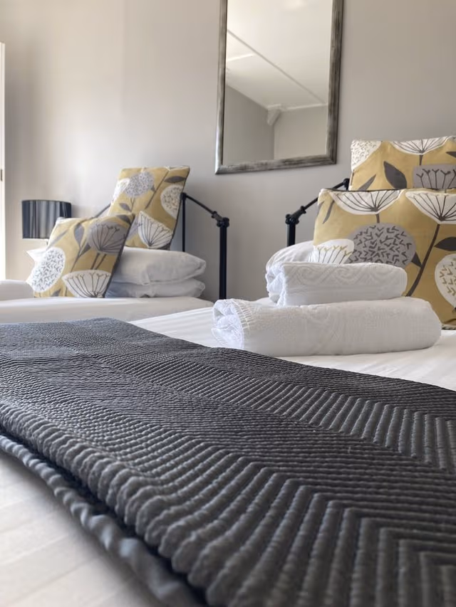 Classic Twin Room, Private Bathroom (across Hall, Cointreau)