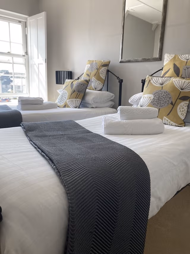 Classic Twin Room, Private Bathroom (across Hall, Cointreau)