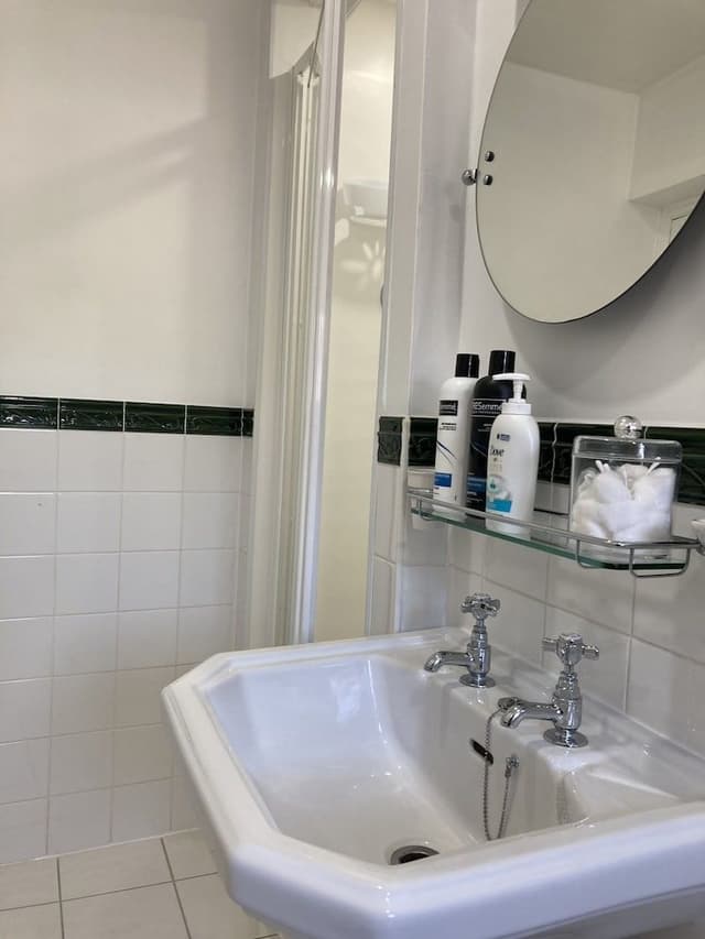 Classic Twin Room, Private Bathroom (across Hall, Cointreau)