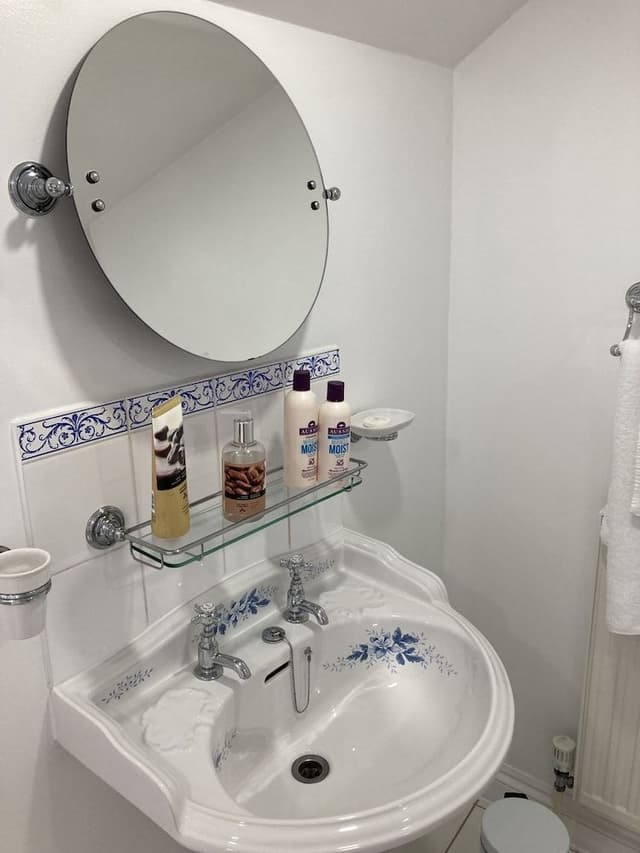 Comfort Double Room, Ensuite (Champagne)