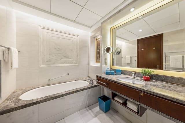 Executive Suite, 2 Twin Beds