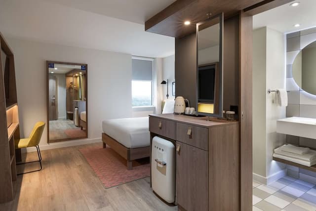 Room, 1 Queen Bed with Sofa bed