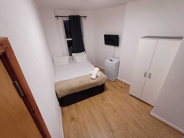 Deluxe Studio