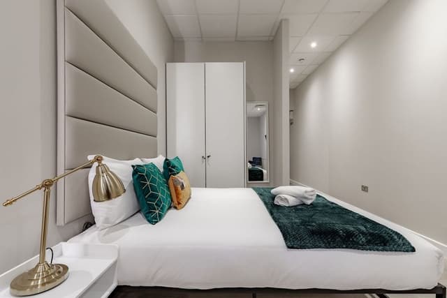 Standard Studio, Ensuite, City View