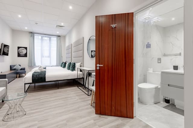 Superior Studio, Ensuite