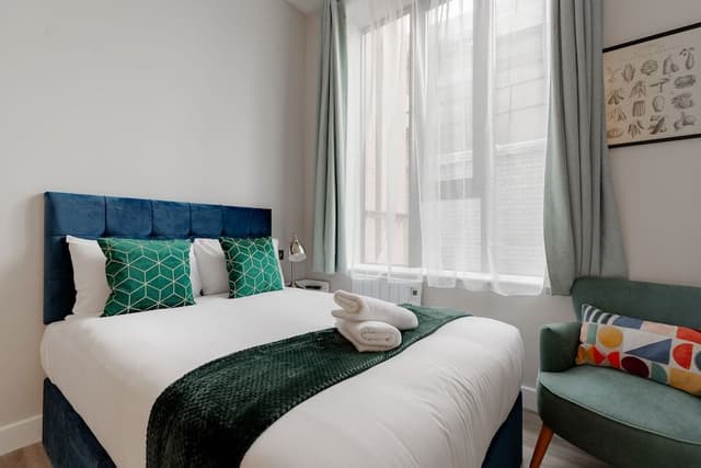 Elite Triple Room, Ensuite, City View