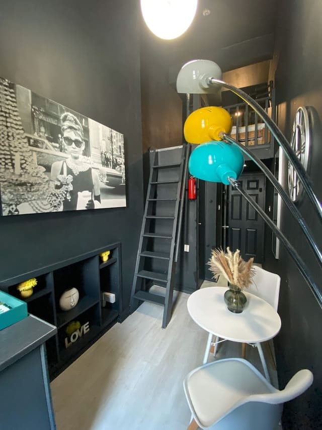 Standard Studio, Ensuite