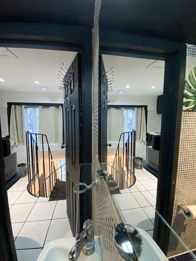 Superior Studio, Ensuite