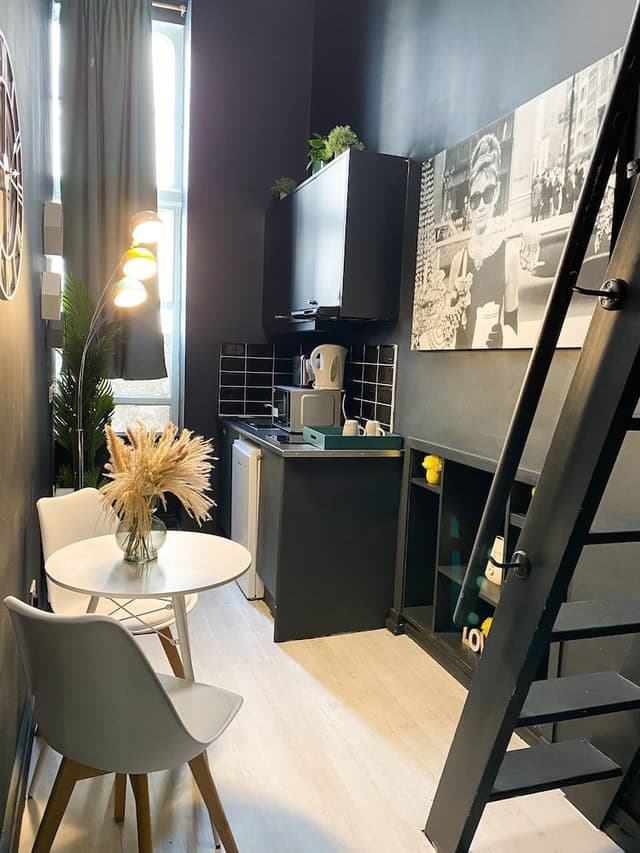 Standard Studio, Ensuite