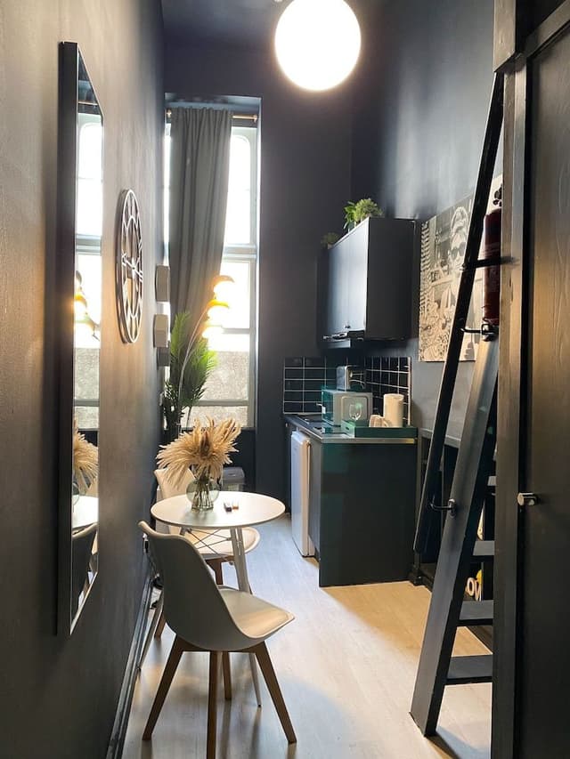 Standard Studio, Ensuite