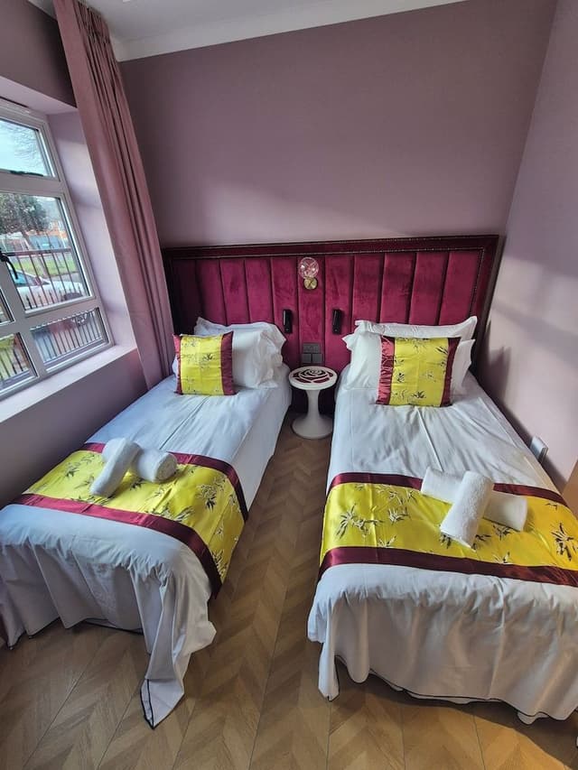Standard Twin Room