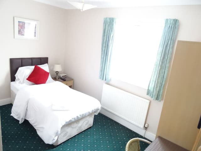 Single Room, Private Bathroom