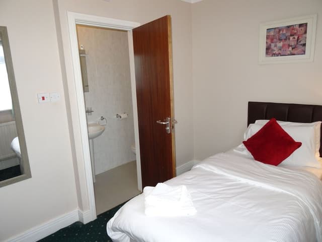 Twin Room, Ensuite