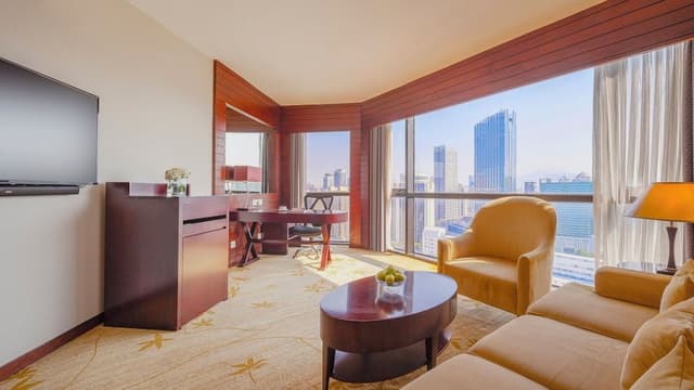 Executive Deluxe Suite