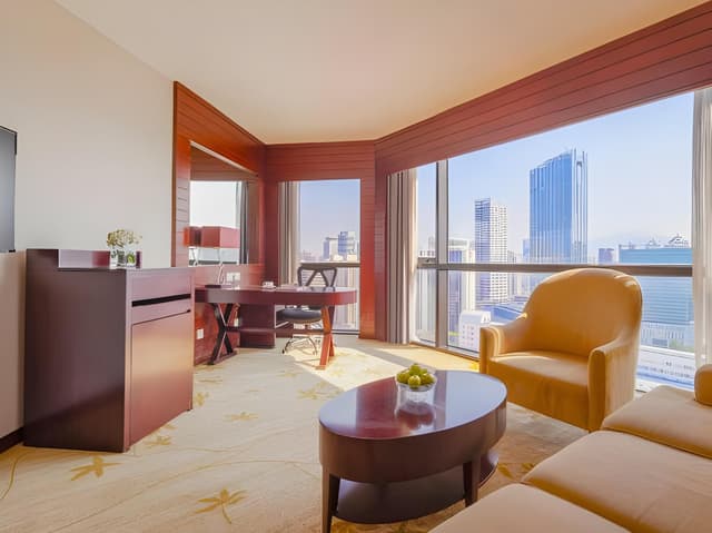 Deluxe Suite