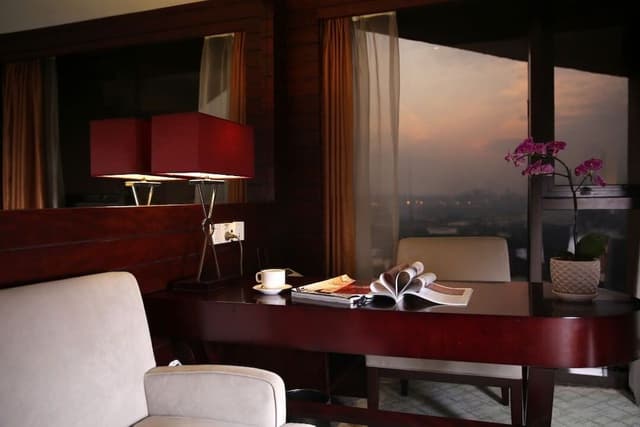 Executive Deluxe Suite