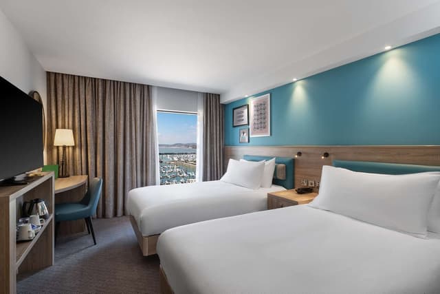 TWIN ROOM WITH VIEW