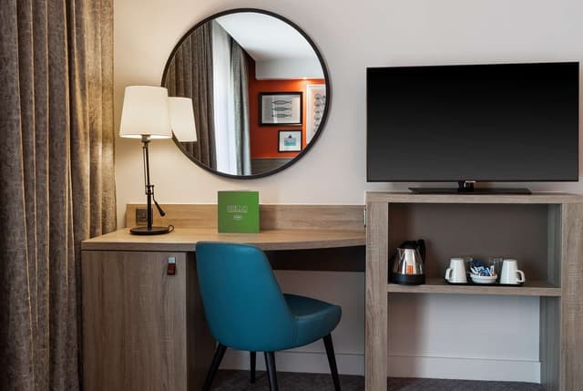 KING ROOM WITH SOFA BED