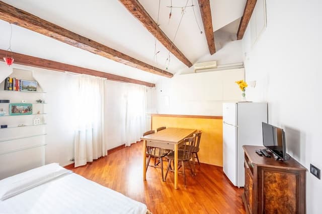 Classic Apartment, City View